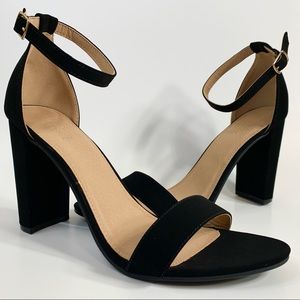 Chic Black Chunky Heel